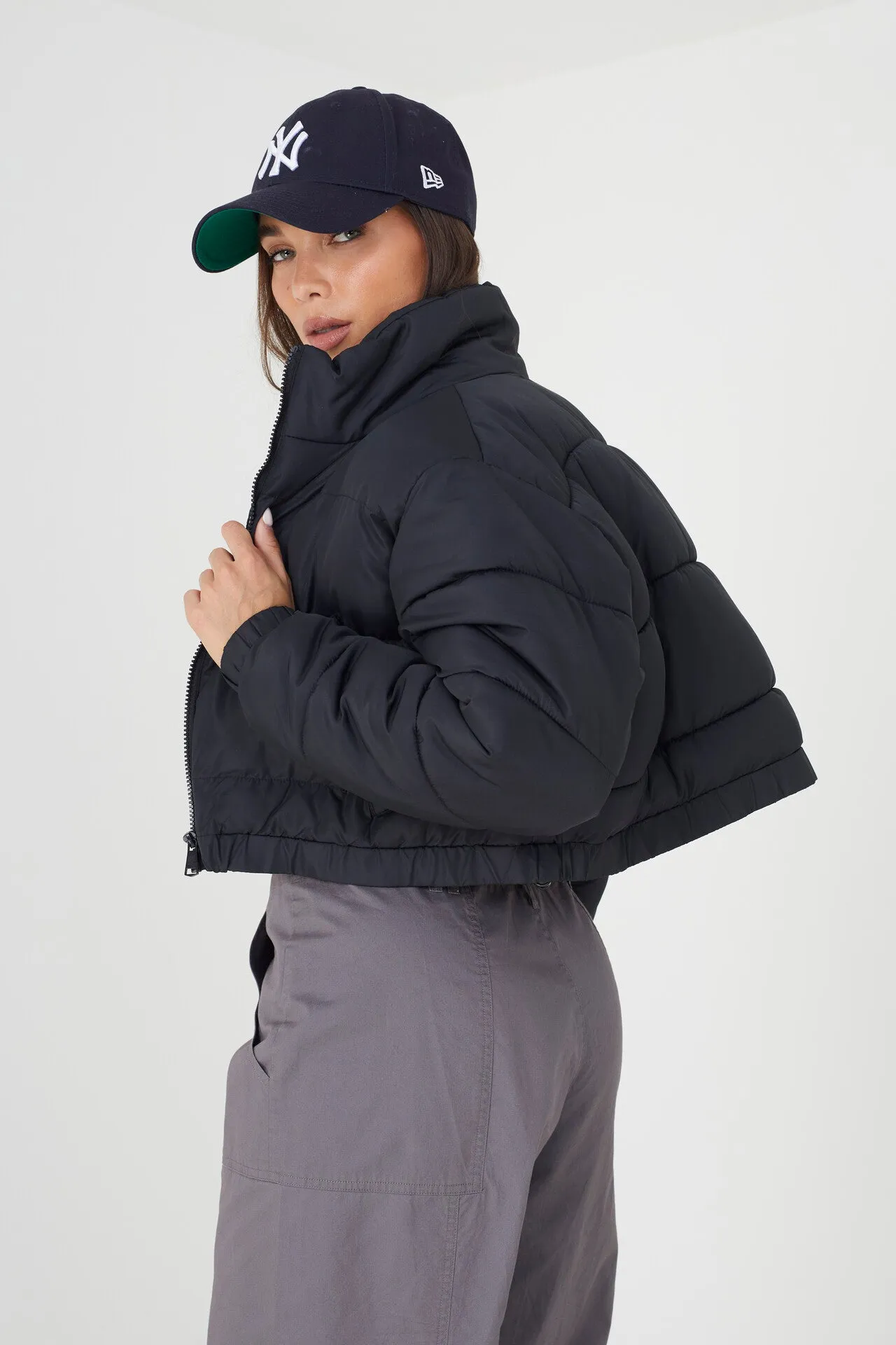 BLACK FUNNEL NECK PADDED PUFFER JACKET