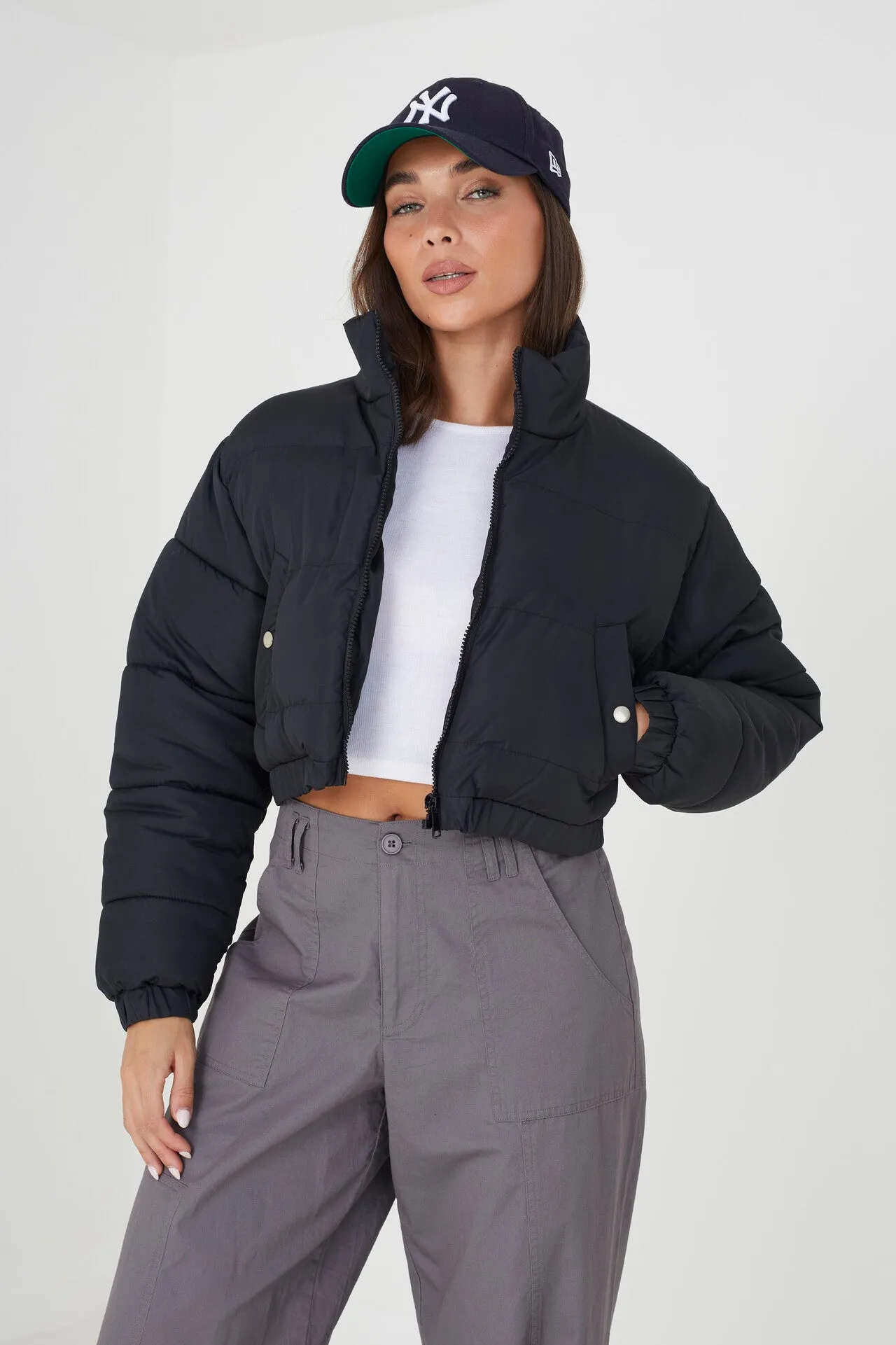 BLACK FUNNEL NECK PADDED PUFFER JACKET