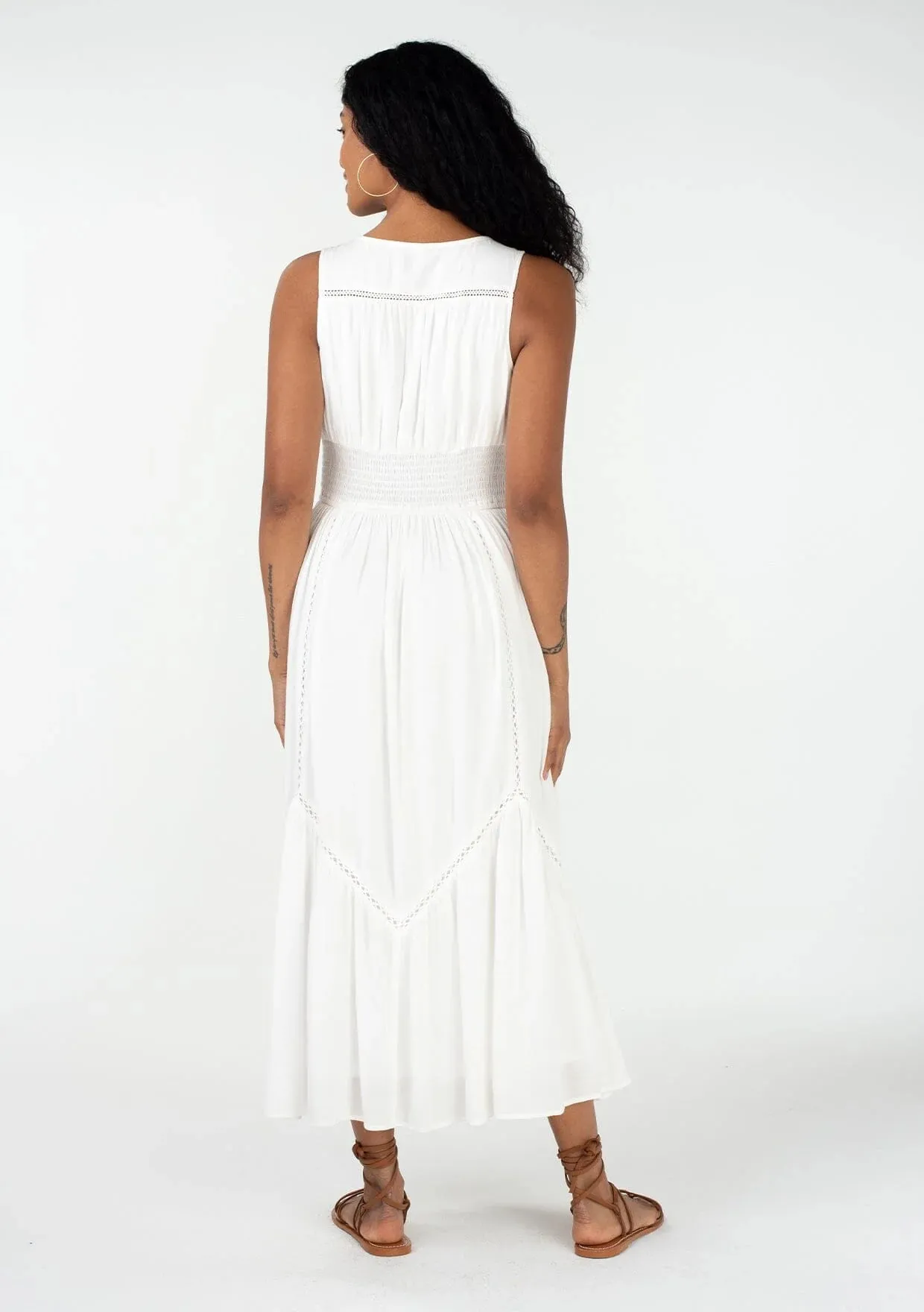 SLEEVELESS V-NECK MAXI DRESS