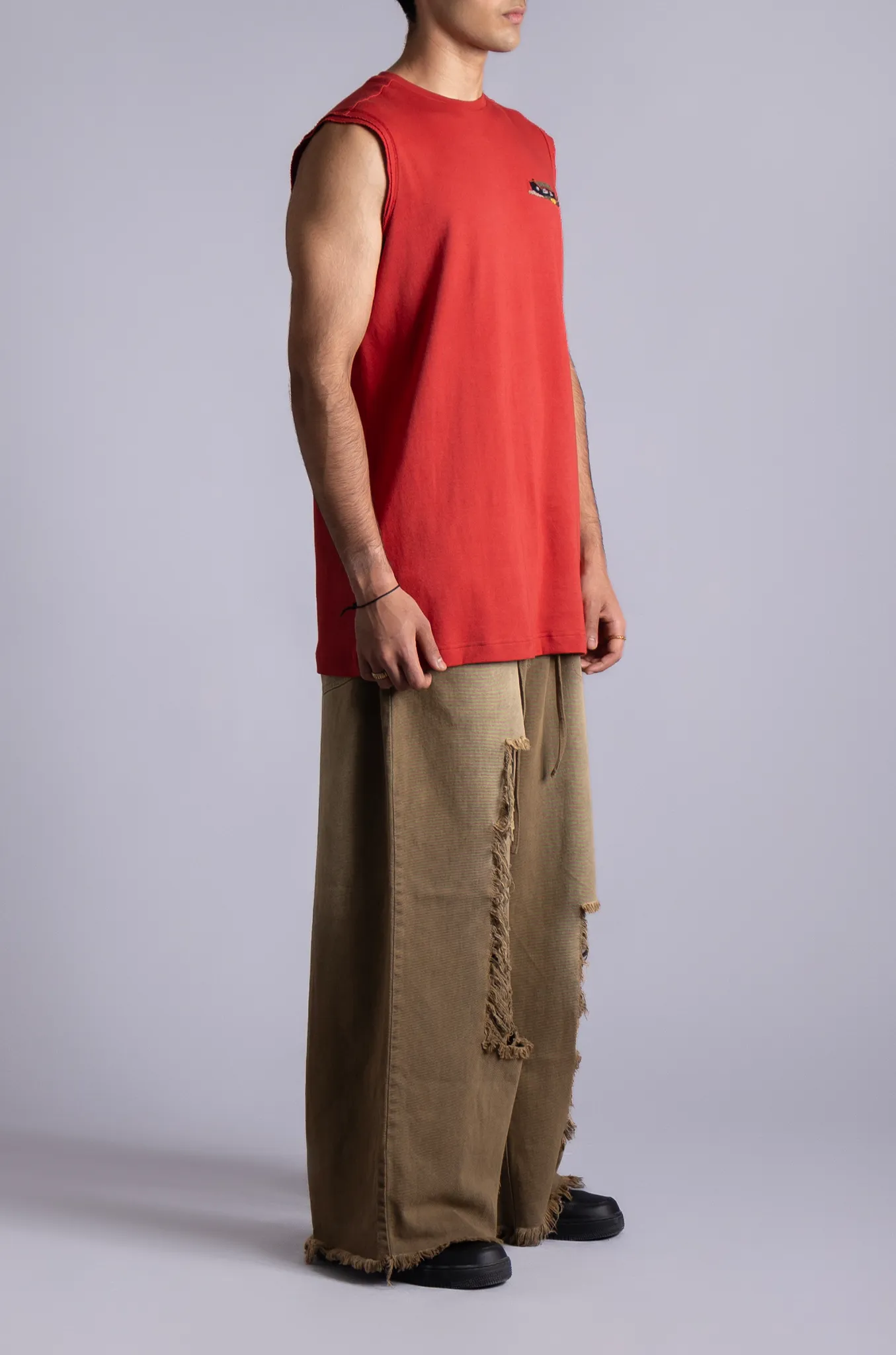 'The Ranch' Sleeveless T-shirt (Crimson)