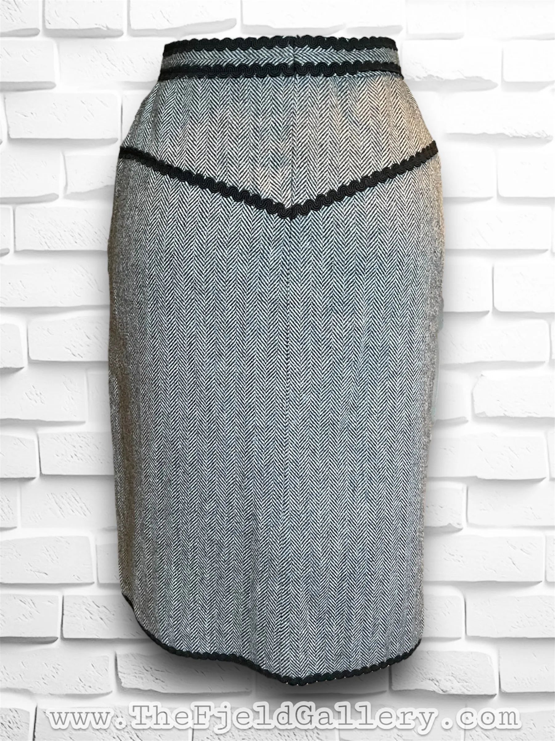 Vintage Grey & Black Chevron Pattern Wool Pencil Skirt with Black Ribbed Detail